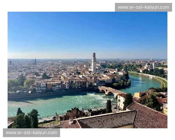 意式灵魂的博弈：在罗马的永恒辉煌与费拉拉的文艺复兴梦影间徘徊