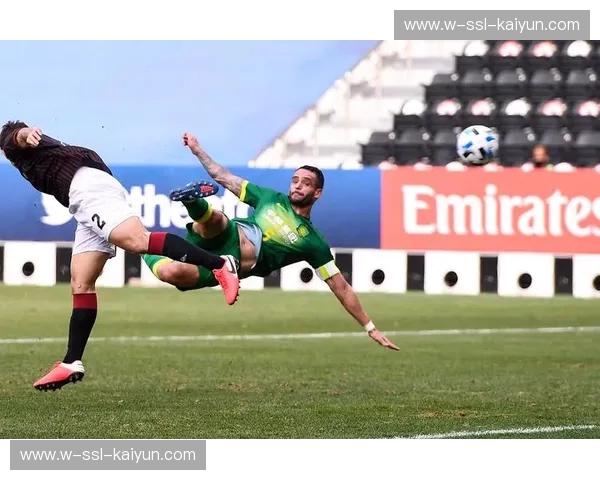 绿茵之巅的京韩之战：工体不眠夜，国安与首尔的灵魂博弈